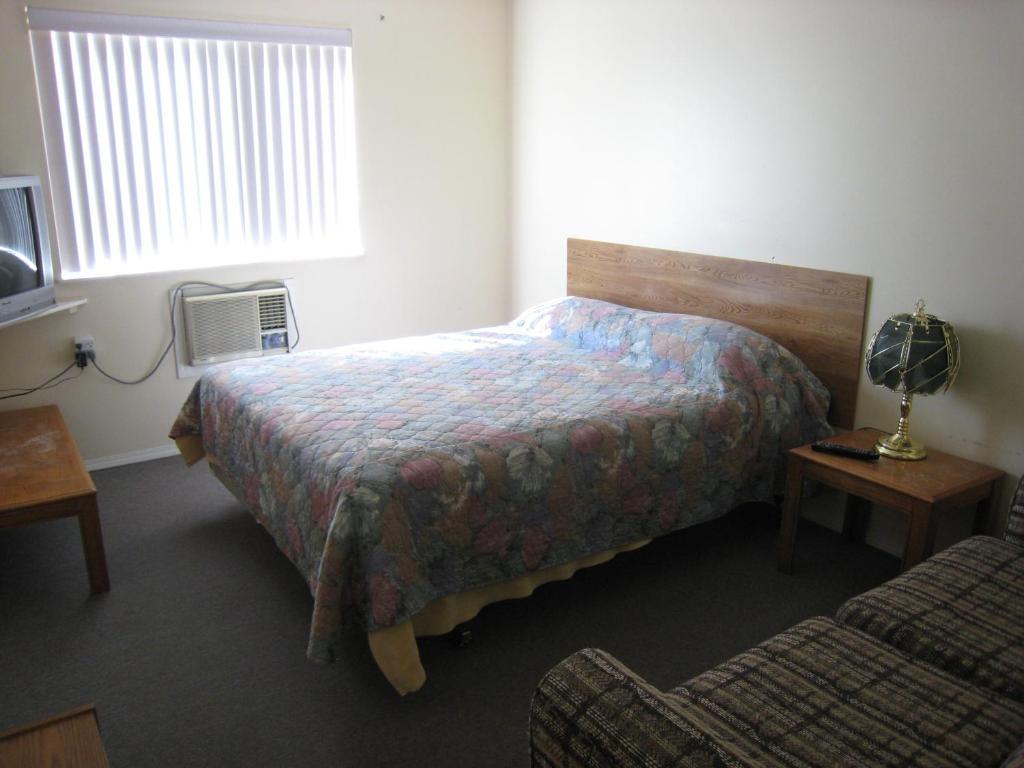 Fraser Bridge Inn And Rv Park Quesnel Ruang foto